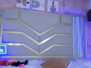 Nicolle's Live Sex Cam Show