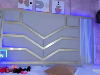 Nicolle's Live Sex Cam Show