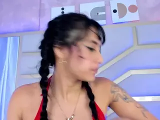 Nicolle's Live Sex Cam Show