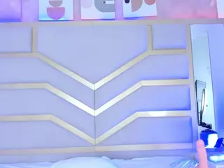 Nicolle's Live Sex Cam Show