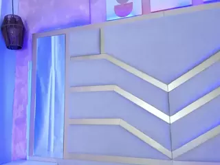 Nicolle's Live Sex Cam Show