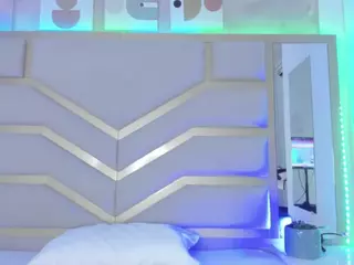 Nicolle's Live Sex Cam Show
