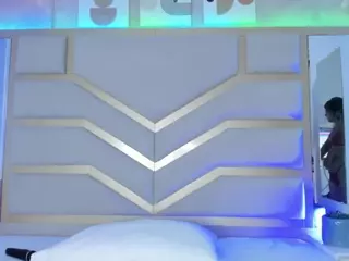 Nicolle's Live Sex Cam Show