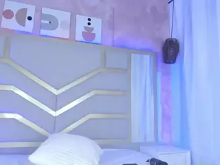 Nicolle's Live Sex Cam Show