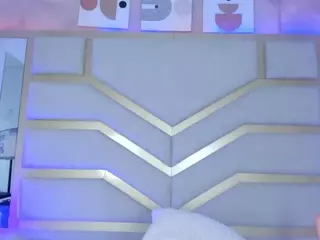 Nicolle's Live Sex Cam Show