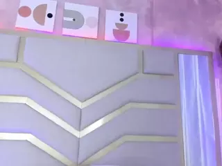 Nicolle's Live Sex Cam Show