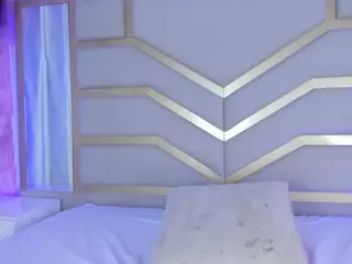 Nicolle's Live Sex Cam Show