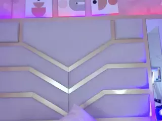 Nicolle's Live Sex Cam Show