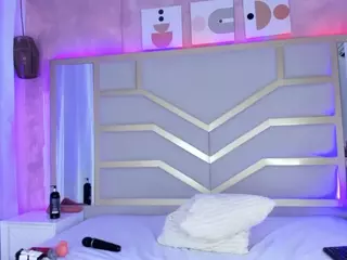 Nicolle's Live Sex Cam Show