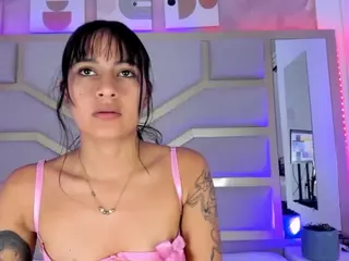 Nicolle's Live Sex Cam Show