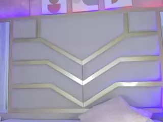 Nicolle's Live Sex Cam Show