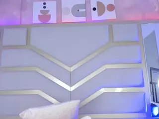 Nicolle's Live Sex Cam Show