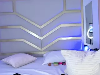 Nicolle's Live Sex Cam Show
