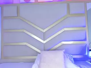 Nicolle's Live Sex Cam Show