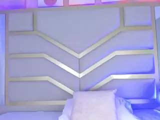 Nicolle's Live Sex Cam Show