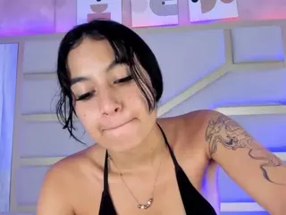Nicolle's Live Sex Cam Show