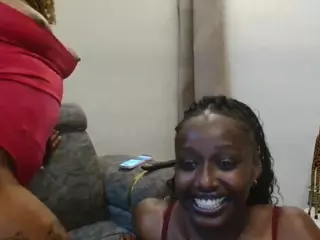 HappyCuddles's Live Sex Cam Show