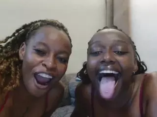 HappyCuddles's Live Sex Cam Show