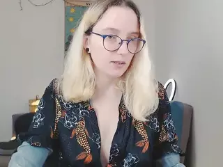 kiratarot's Live Sex Cam Show
