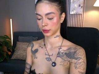 Live cam show with Valentina Vega