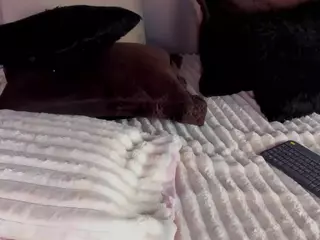 Izzy Wild's Live Sex Cam Show