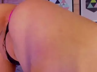 Izzy Wild's Live Sex Cam Show