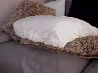 Izzy Wild's Live Sex Cam Show