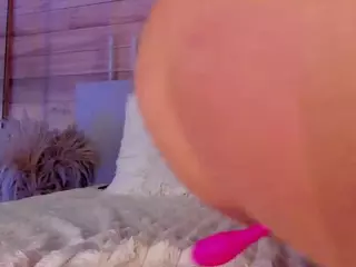 Izzy Wild's Live Sex Cam Show