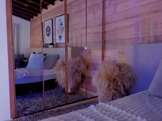 Izzy Wild's Live Sex Cam Show