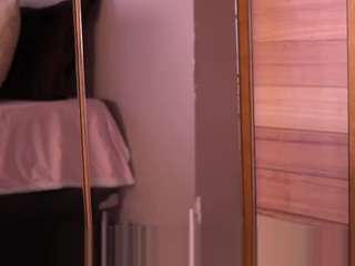 Izzy Wild's Live Sex Cam Show