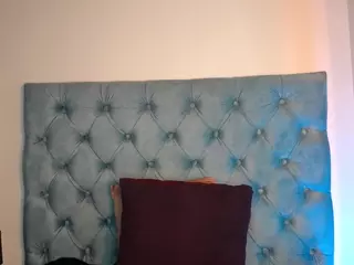 Paola2Lyon's Live Sex Cam Show