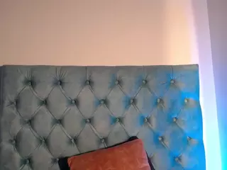 Paola2Lyon's Live Sex Cam Show