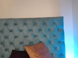 Paola2Lyon's Live Sex Cam Show