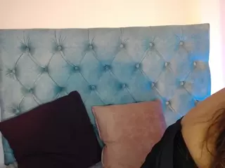 Paola2Lyon's Live Sex Cam Show