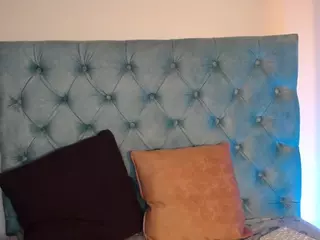 Paola2Lyon's Live Sex Cam Show