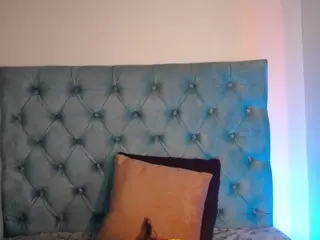 Paola2Lyon's Live Sex Cam Show