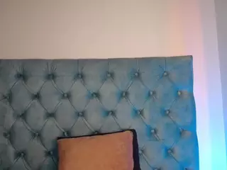Paola2Lyon's Live Sex Cam Show