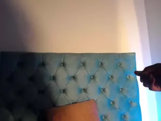 Paola2Lyon's Live Sex Cam Show