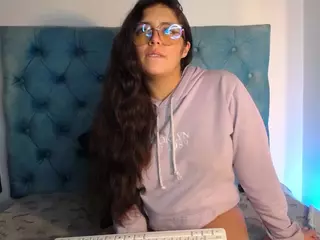 Paola2Lyon's Live Sex Cam Show