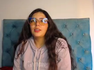 Paola2Lyon's Live Sex Cam Show