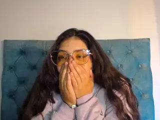 Paola2Lyon's Live Sex Cam Show