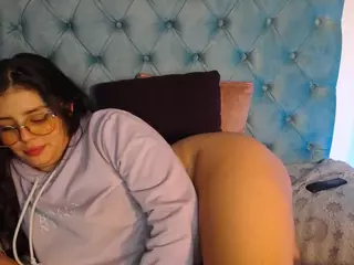 Paola2Lyon's Live Sex Cam Show