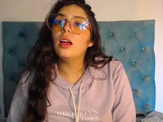 Paola2Lyon's Live Sex Cam Show
