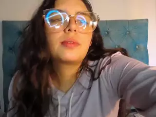 Paola2Lyon's Live Sex Cam Show