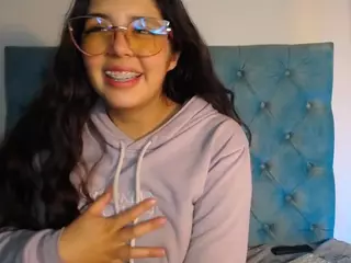 Paola2Lyon's Live Sex Cam Show