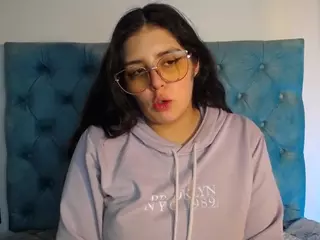 Paola2Lyon's Live Sex Cam Show