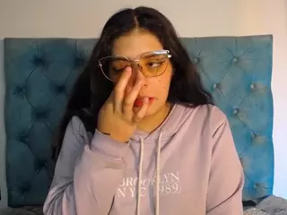 Paola2Lyon's Live Sex Cam Show