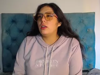 Paola2Lyon's Live Sex Cam Show