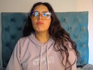 Paola2Lyon's Live Sex Cam Show