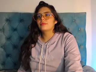 Paola2Lyon's Live Sex Cam Show